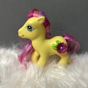 My Little Pony G3 Peach Blossom 2006 Crystal Princess Magnetic Horse Figure